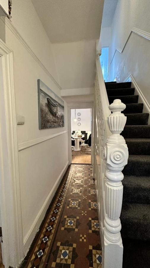 Villa Victorian/Modern House à Newport  Extérieur photo